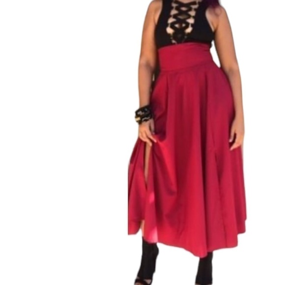 Long pleated skirt with side splits. Red. Small. NWOT - Picture 1 of 2